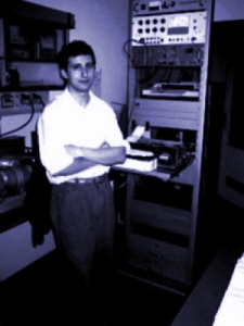 My Dear Killer, Stefano_+_The_Fluorescence_Induction_Apparatus